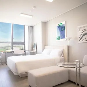 Uh Flat The Songdo Incheon